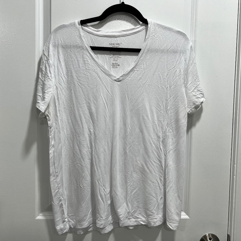 Nine West Essential Soft-Spun V-Neck Tee